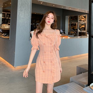 VÁY BÁNH BÈO HỞ VAI ĐÍNH NÚT