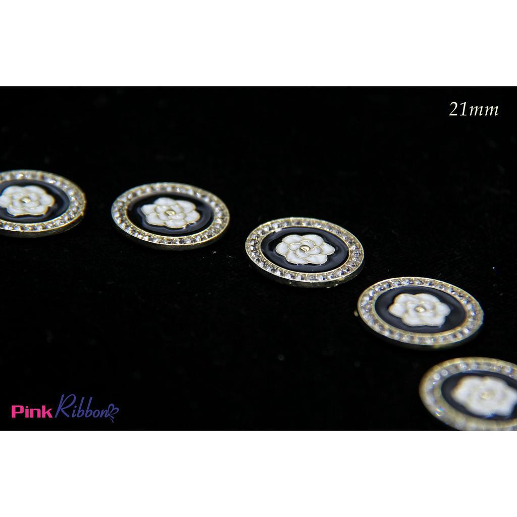 Charm hoa hồng viền đá nhí đường kính 2.1cm