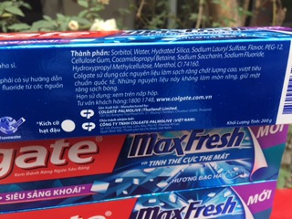 KEM ĐÁNH RĂNG COLGATE MAXFRESH BẠC HÀ THE MÁT 180g