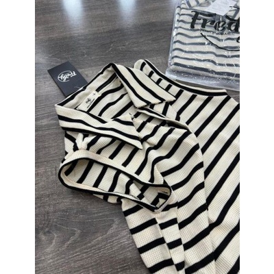 Áo pull kẻ dáng ôm sát nách cổ bẻ