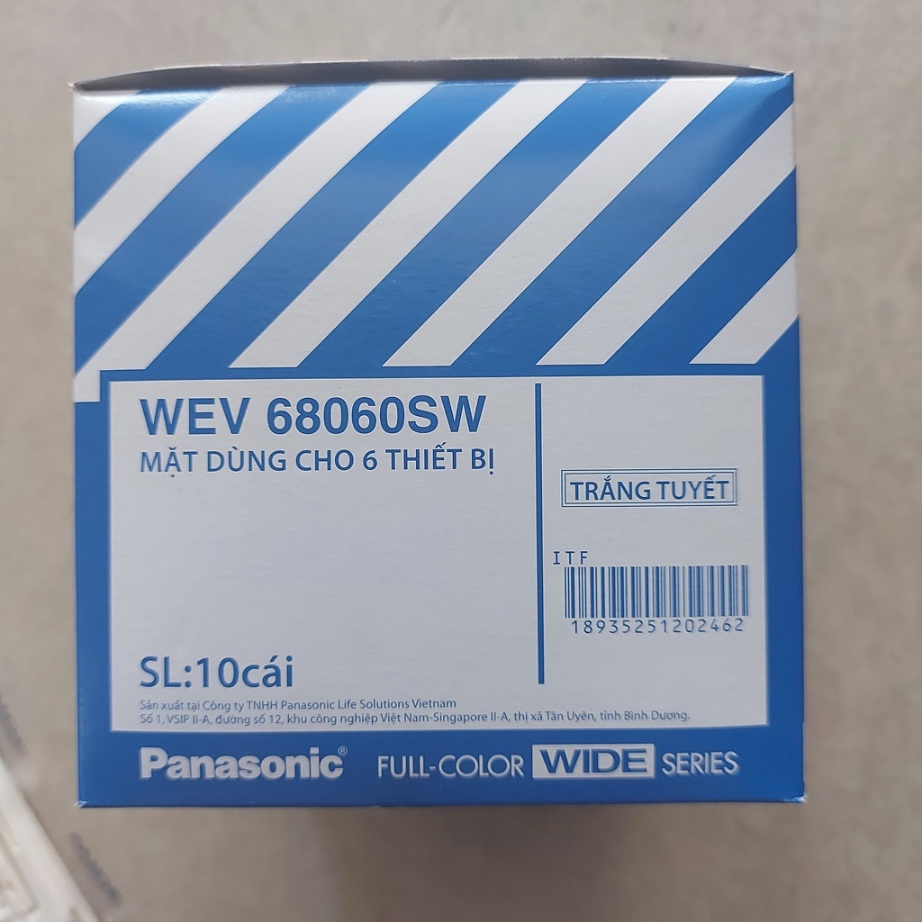 Mặt dùng cho 4-6 thiết bị Panasonic Dòng Wide Series WEV68040SW , WEV68060SW