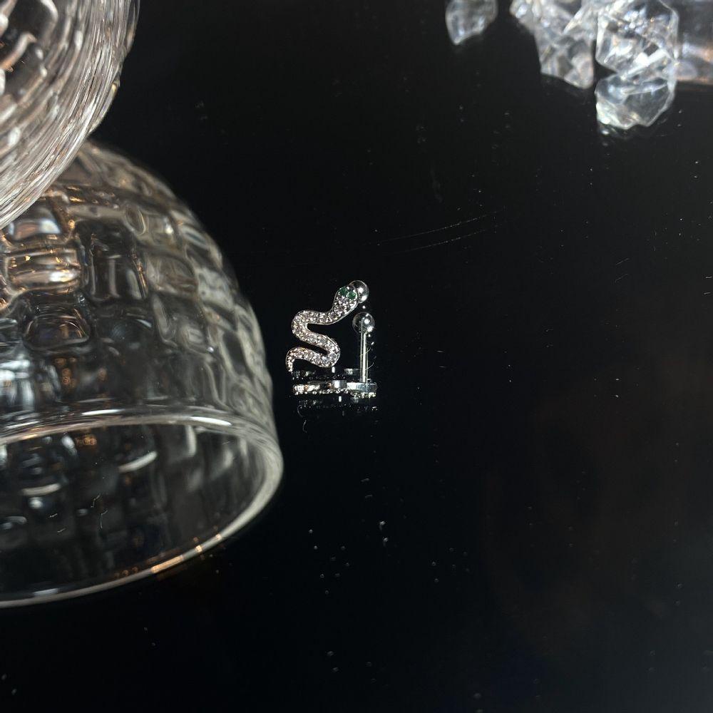 Khuyên Tai Hình Đầu Rắn Phong Cách Punk Rock Cá Tính Dành Cho Nữ