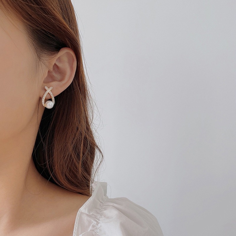 Khuyên Tai Ngọc Trai Đan Chéo Bằng Bạc Hàn Quốc Mới