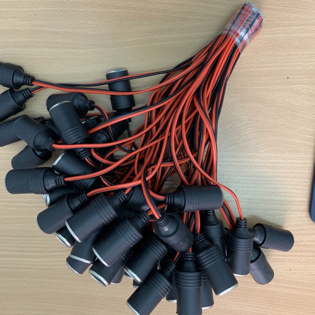 Chân tẩu cắm Camera hành trình ô tô tác dụng giấu tẩu, tiết kiệm không gian xe