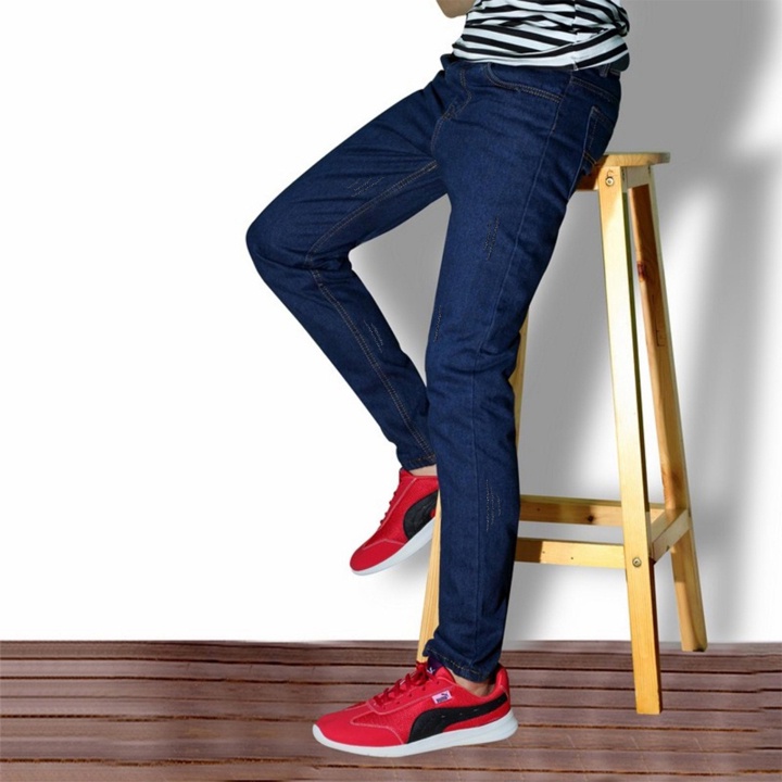 Quần Jeans Nam Dáng Vừa Màu Đen Xước Nhẹ Phong Cách Quần Bò Trẻ Trung Năng Động