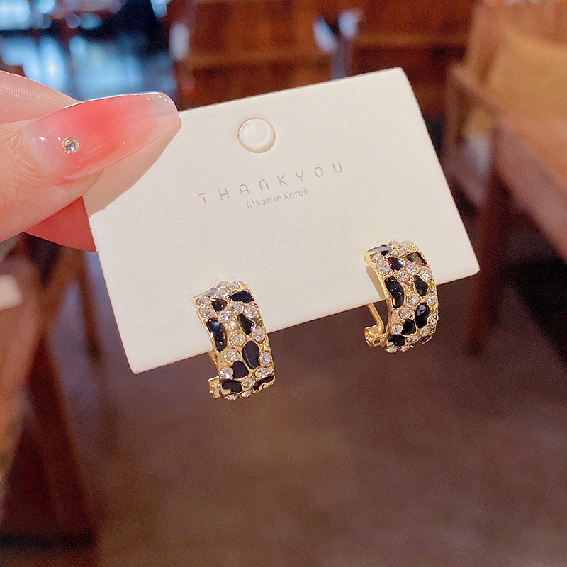 Bông tai kẹp bạc s925 đính đá hoa tai sang trọng kiểu dáng bán nguyệt quý phái Lemi accessories