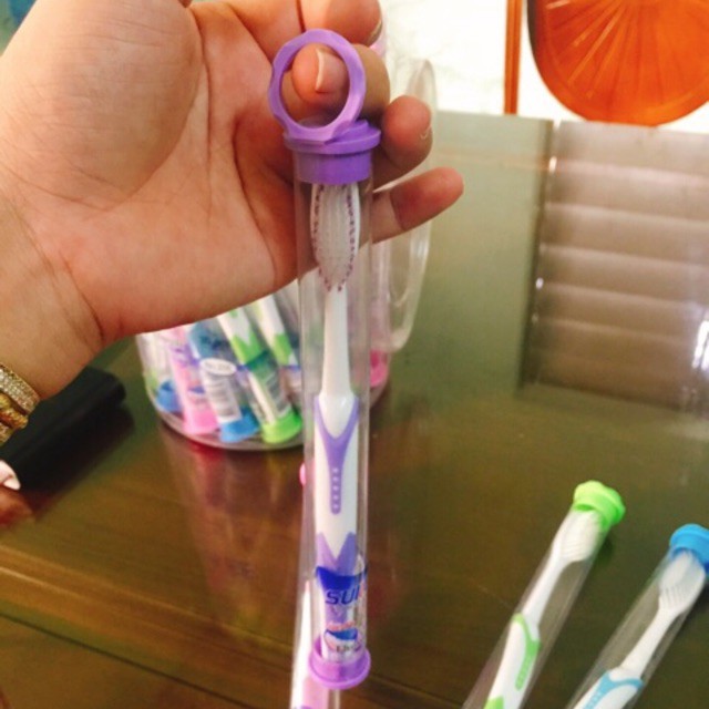 Bàn chải suree lông mịn có hộp Thái Lan 🎁🎁🎁mua đơn hàng 500 k bất kỳ sp của Suri Shop bạn đều được nhận quà 🎁🎁🎁🎁