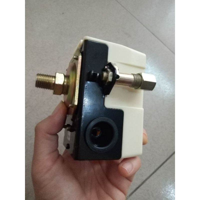 Rơ le đài loan máy nén khí