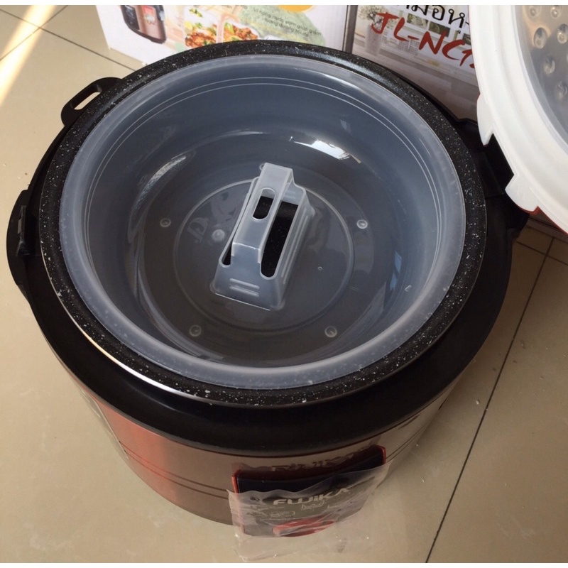 Nồi Cơm Điện  Lòng Niêu  FUJIKA FJ-NC1816, Có Chức Năng Tách Và Làm Giảm Lượng Đường Trong Cơm