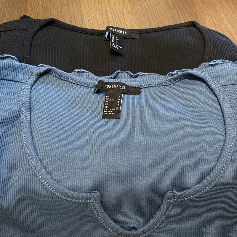 Áo croptop ba lỗ hai dây thun gân - Ribbed Split-Neck Crop Top • Storenyy