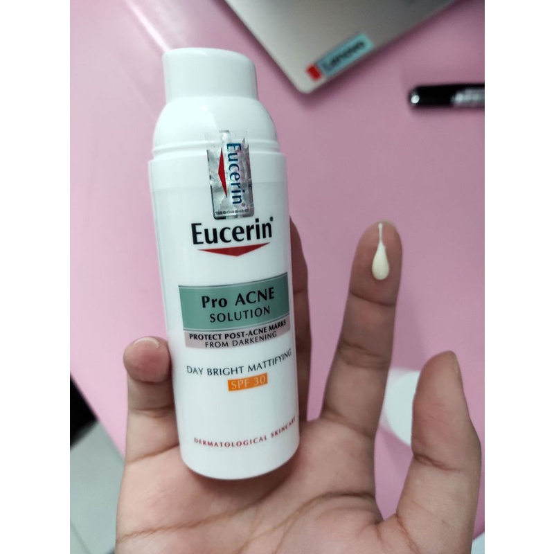 Kem Dưỡng Ban Ngày Phục Hồi Thâm Mụn Eucerin Acne-Oil Control Pro Acne Solution Day Bright Mattifying SPF30 50ml