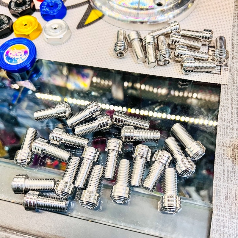 Ốc Salaya Trụ 10li25 vân thái ren thuận ren ngược 🇹🇭