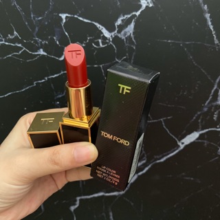 Son tomford vỏ đen 16 scarlet rouge