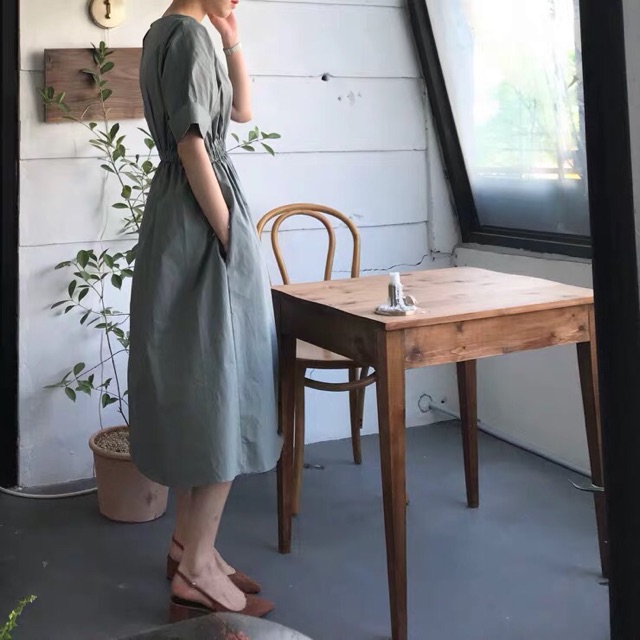 Váy dáng xoè cổ V vintage