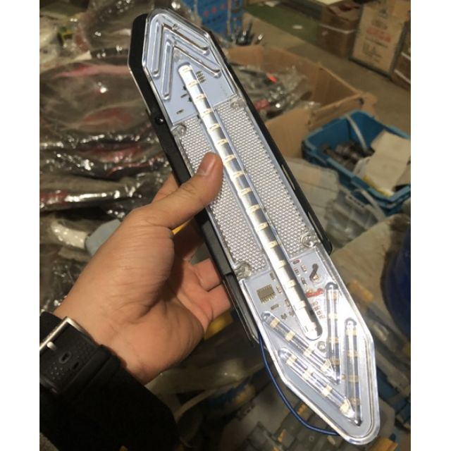 Đèn Led mũi tên to 24V cho anh Em lắp mọi loại xe cực chất