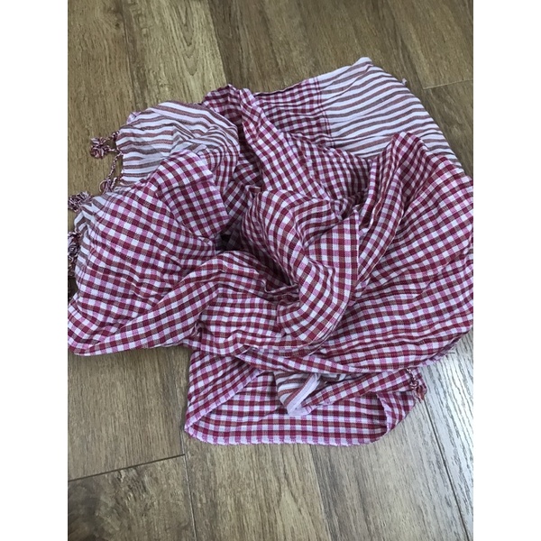 Pass khăn kẻ hồng