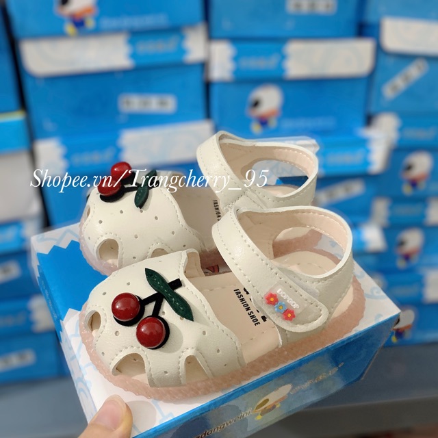 Dép Sandal Cherry Quai Dán Đế Chống Trượt Cho Bé Gái