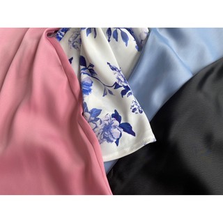 Đầm 2 dây cổ đổ Urban Outfitters