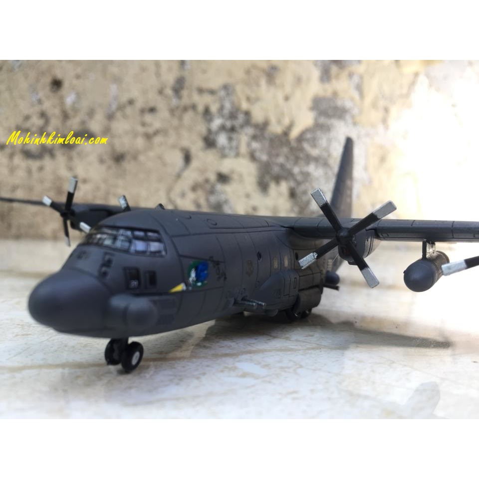 Mô hình Máy bay AC-130A 1:200