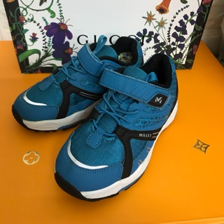 Giầy trẻ con
