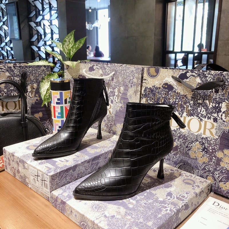 (ẢNH THẬT) Boot Dior Da Cá Sấu Siêu Mềm Cá Tính Cực Chất Hàng Chuẩn Loại 1 Fullbox Bill