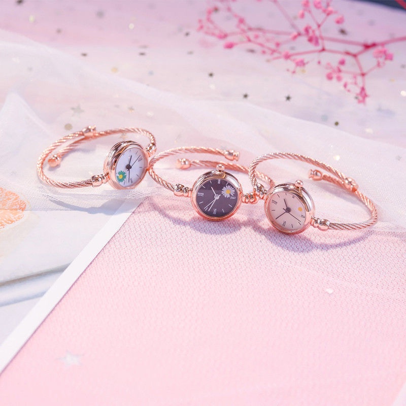 Đồng Hồ Đeo Tay Mặt Hình Hoa Cúc Nhỏ Hở Thời Trang Hàn Quốc Đơn Giản Dễ Phối Đồ Cho Nữ