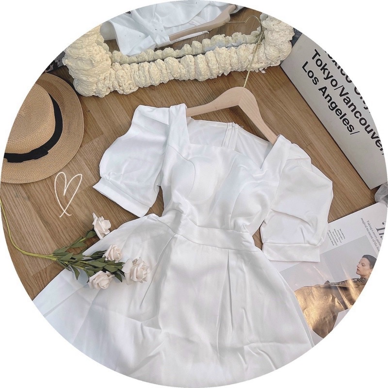 ĐẦM CỔ VUÔNG TAY NGẮN