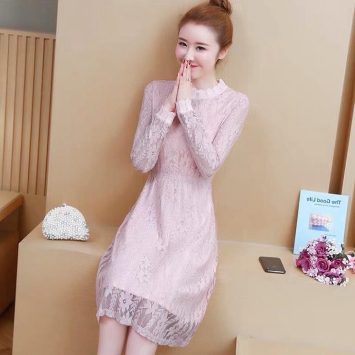 Váy ren cổ cánh hoa dáng van