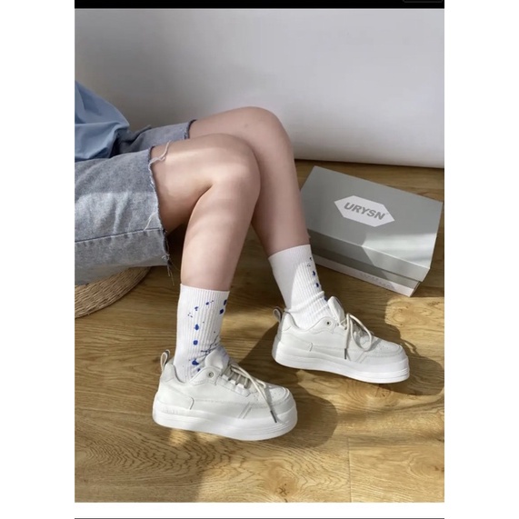 Giày mẫu mới 2022