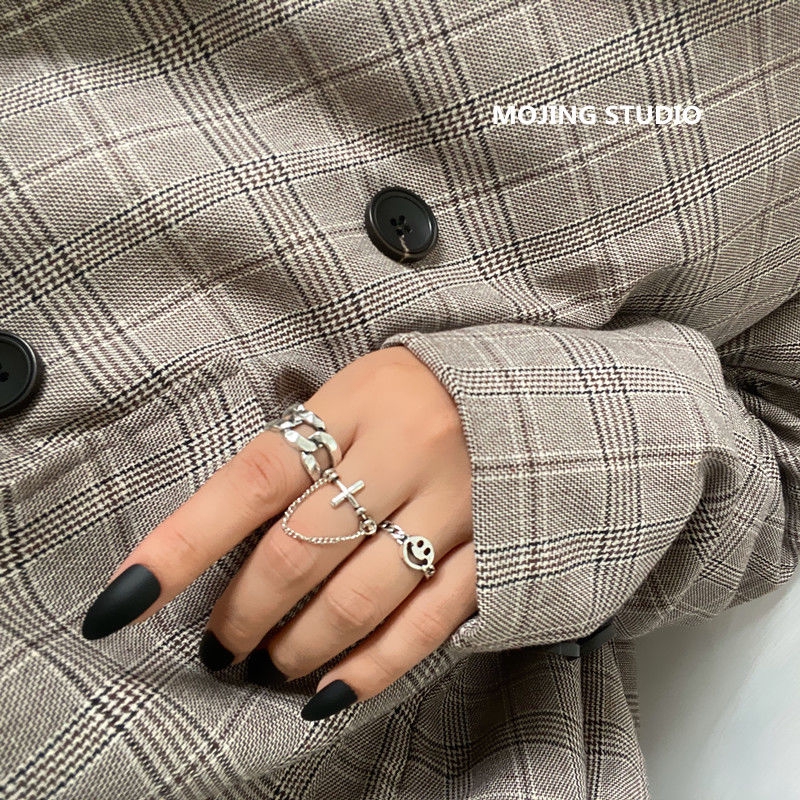 Nhẫn kim loại thiết kế kiểu dáng đơn giản cổ điển