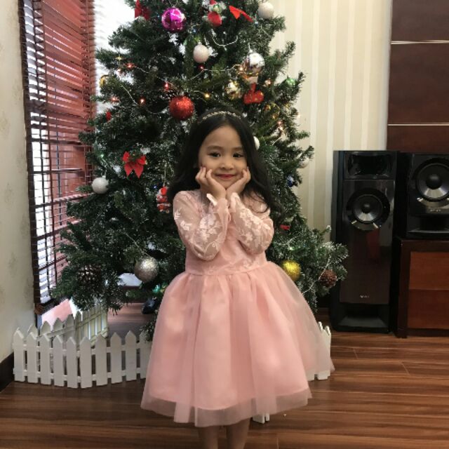 Váy next ren tay dài, chất ren mềm đẹp, thân dưới nhiều lớp, voan bồng cực điệu, xinh yêu lắm các mẹ ơi, mặc tết na
