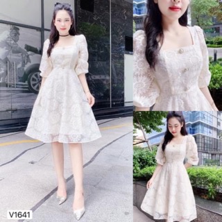 Váy ren trắng hoa cúc cổ vuông