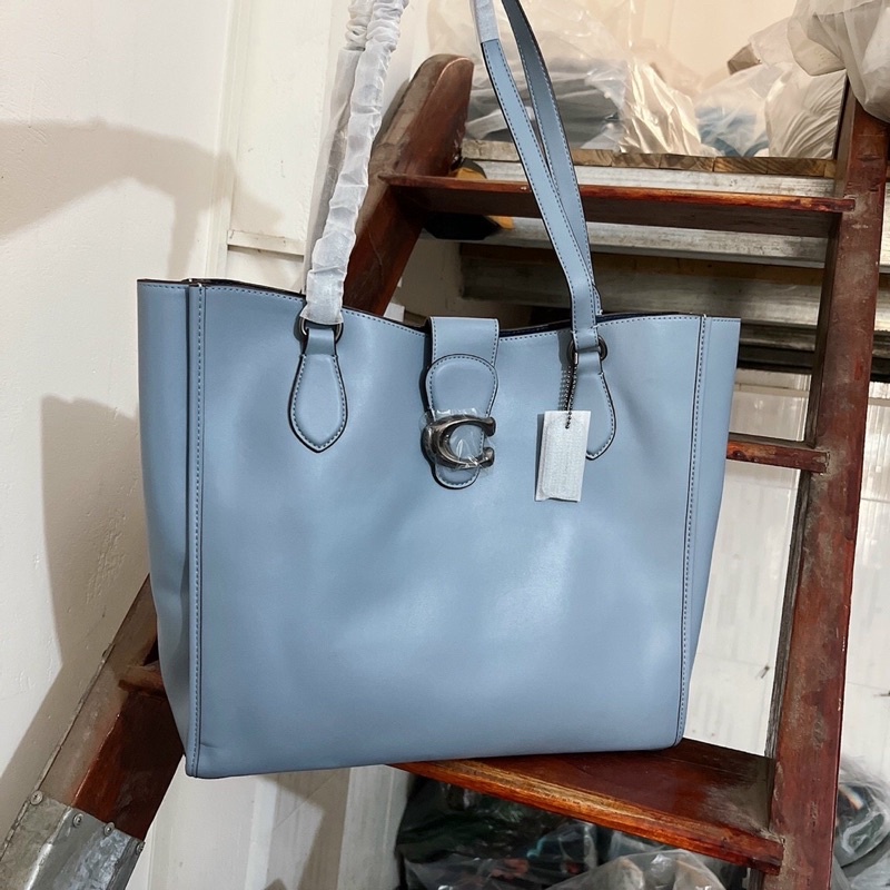Túi tote Coach da mềm đẹp sờ mướt lắm, size to vừa A4 lap top