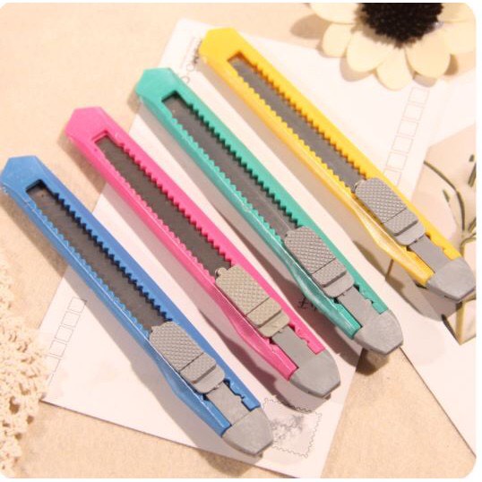 Dao rọc giấy decal dán kính, dán tường nhỏ gọn tiện lợi cán nhựa an toàn mini