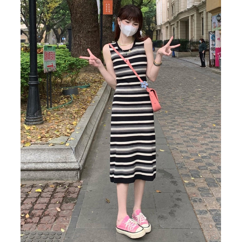 Đầm Sát Nách Cổ Tròn Dáng Ôm Họa Tiết Kẻ Sọc 50193 Thời Trang Cá Tính Cho Nữ