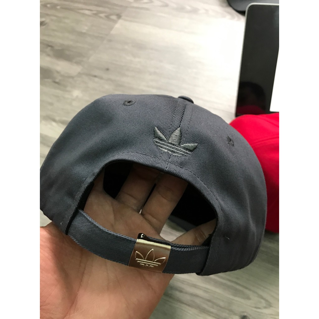 NÓN ADlDAS ORIGINALS