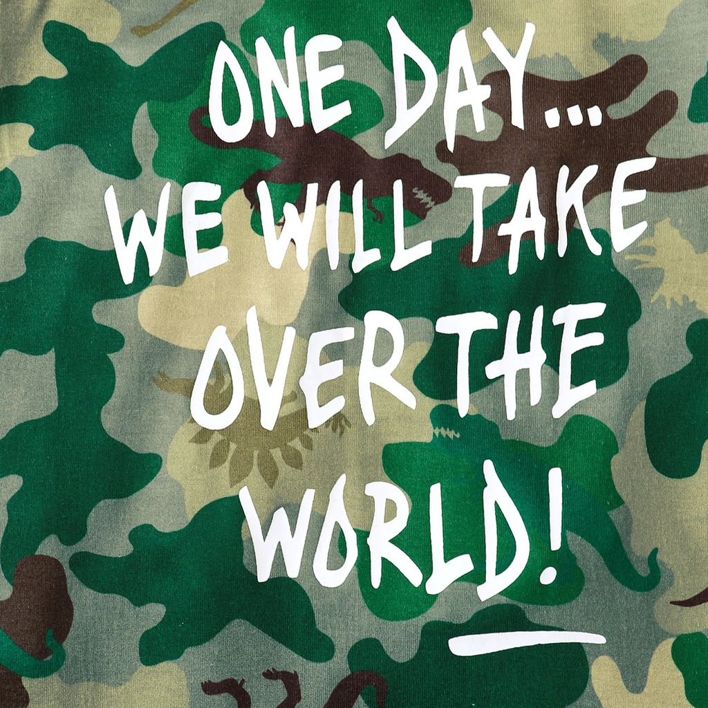 Bộ trang phục 2 mảnh Mikrdoo gồm áo thun tay ngắn in chữ rằn ri và quần denim rách cho bé trai