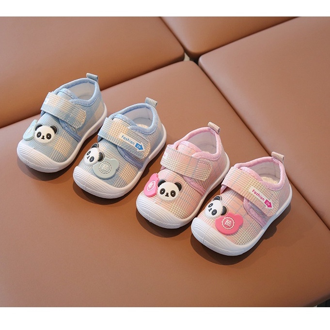 Siêu Kute_ Giày cho bé trai bé gái đính hình gấu panda size 16-21