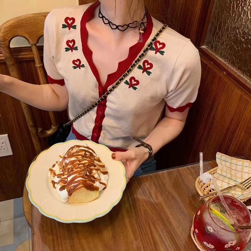 Áo croptop dệt kim ngắn tay thêu họa tiết phong cách retro cho nữ | BigBuy360 - bigbuy360.vn