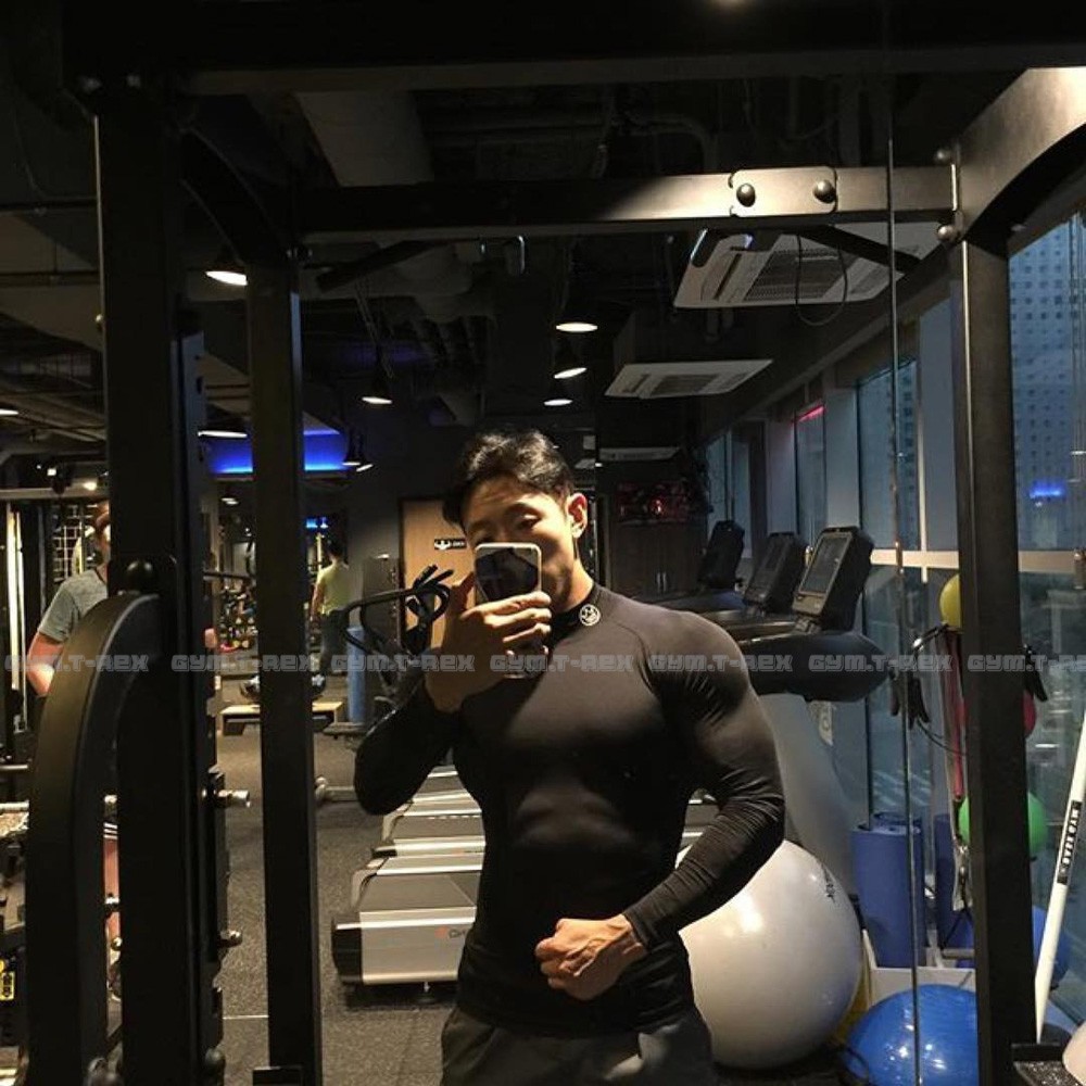 Áo tập gym nam dài tay cổ cao SP156, Áo gym nam thun co dãn 4 chiều ôm body [Gym T-Rex]