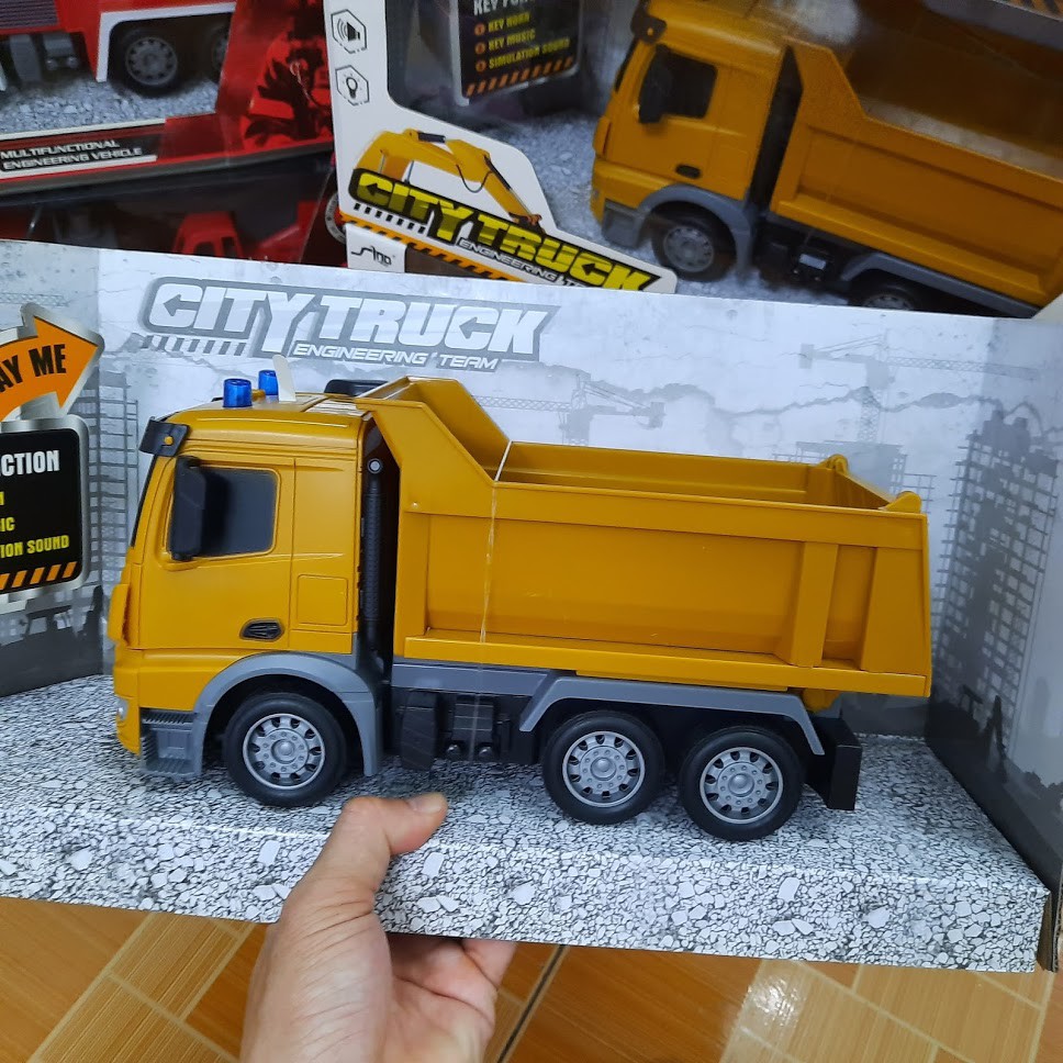 Xe ô tô tải chở hàng / xe bê tông có âm thanh và đèn đồ chơi trẻ em mô hình tỉ lệ 1:24 bằng nhựa cao cấp