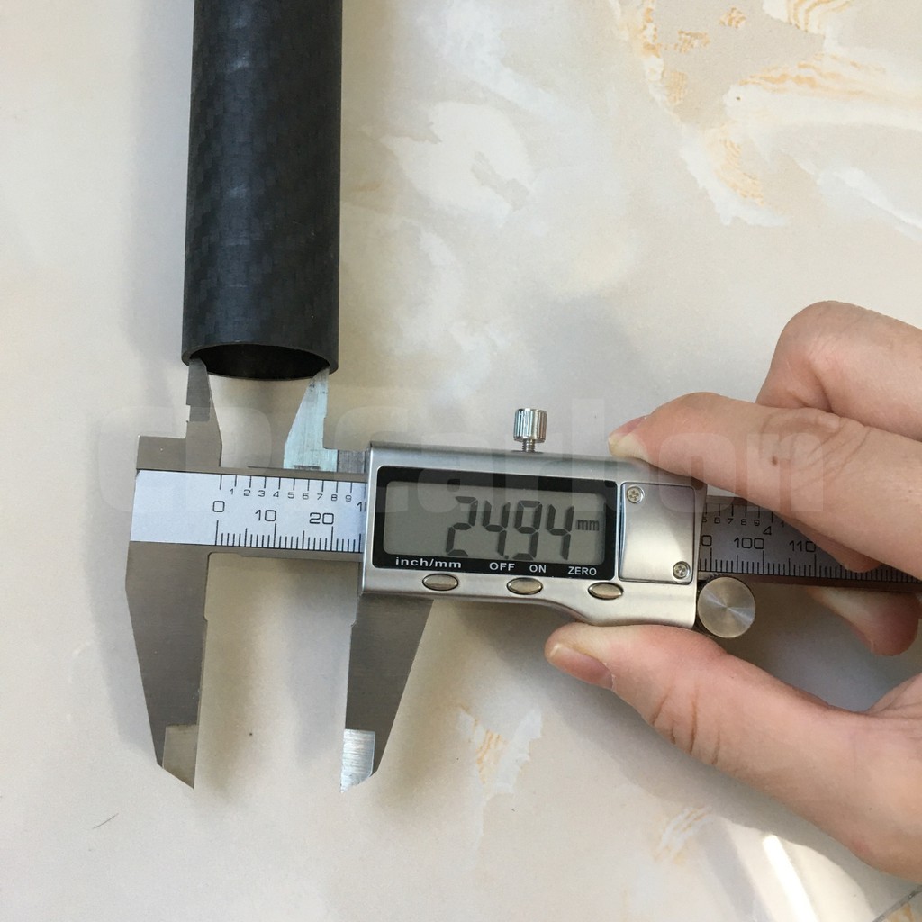 Ống Carbon 3K rỗng dài 1 mét đường kính ngoài 28mm, đường kính trong 25mm