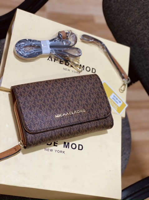 Túi xuất dư nhiều màu