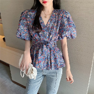 Áo hoa xanh cổ V dáng đắp chéo cột eo tay phồng xinh tươi