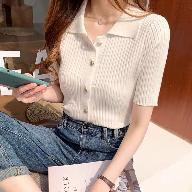 Áo len dệt kim polo cúc vàng sang trọng