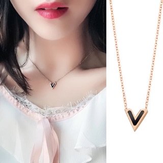 Dây chuyền titan v sơn đen dtz133