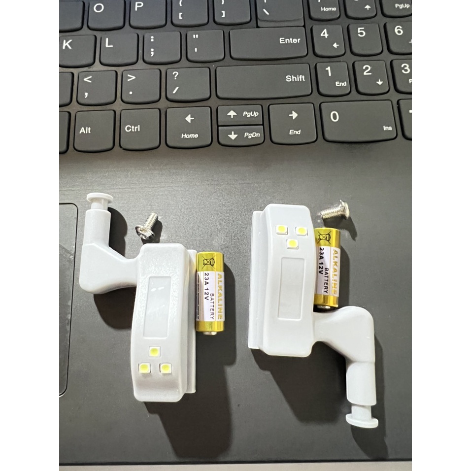 Đèn Led gắn bản lề tủ quần áo - Bật tắt khi đóng mở cửa - Tặng kèm pin