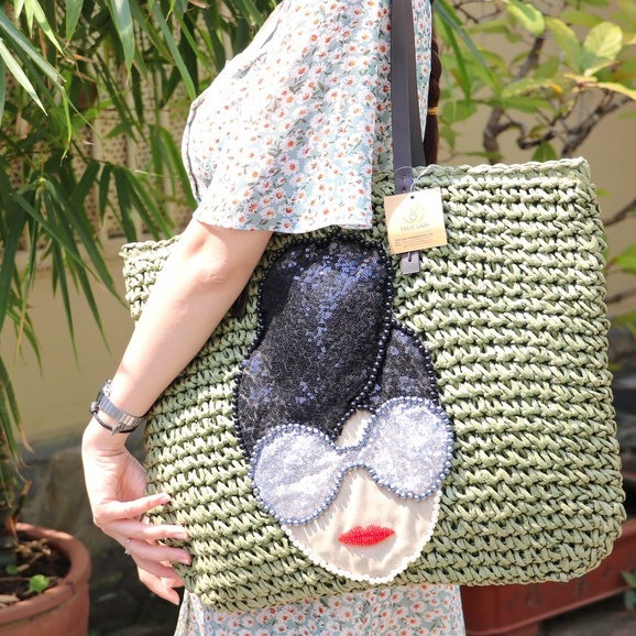 Túi Cói Tote Thời Trang Nữ Quai Da Thêu Cườm Hình Mặt Cô Gái - Trúc Lâm Handmade