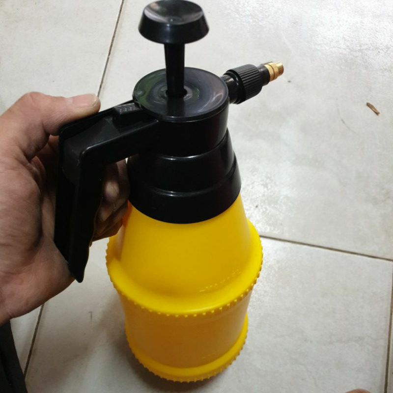 Bình Sịt Tưới Cây 2Lít