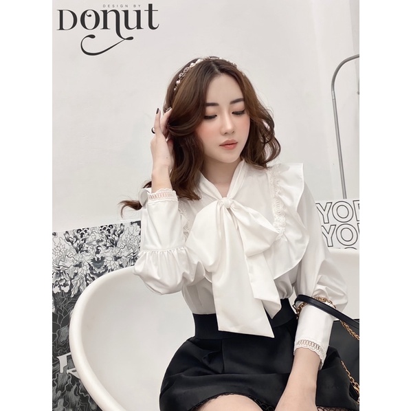 Áo trắng nơ buộc